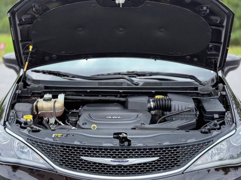 2017 Chrysler Pacifica Touring-L