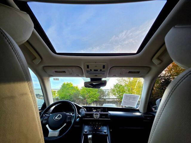 2017 Lexus IS 200t