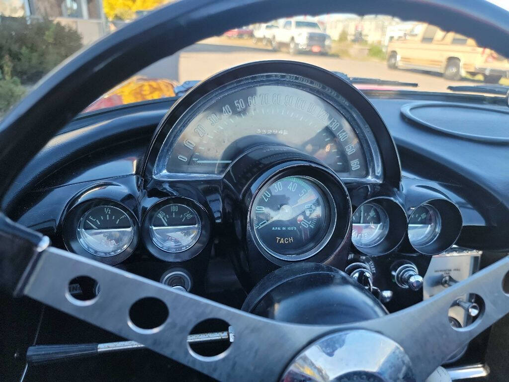 1962 Chevrolet Corvette 43