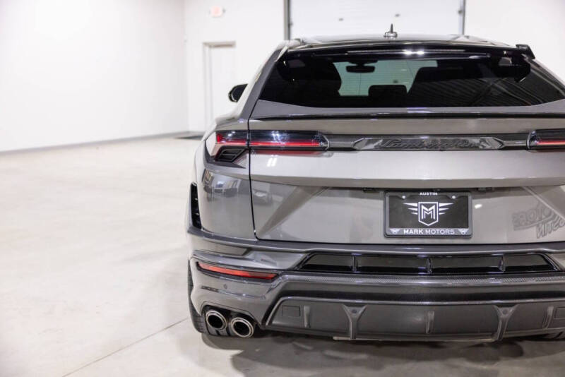 2023 Lamborghini Urus Performante