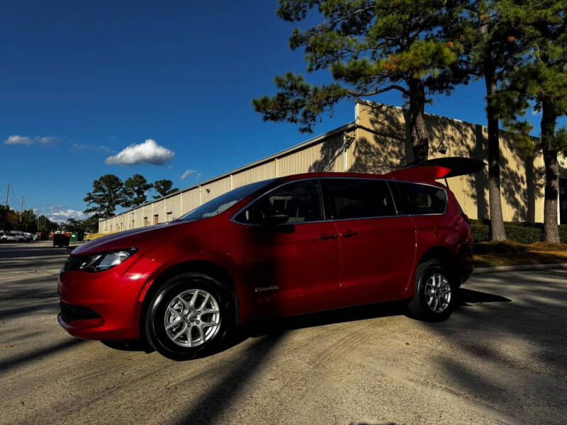 2025 Chrysler Voyager LX