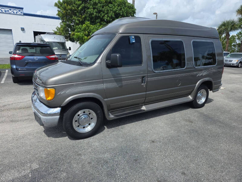 2003 Ford E-Series E-250 SD