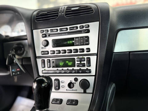 2003 Ford Thunderbird