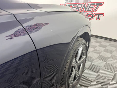 2023 Genesis GV70 2.5T Standard