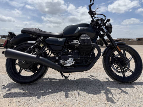 2022 Moto Guzzi V7 Stone E5