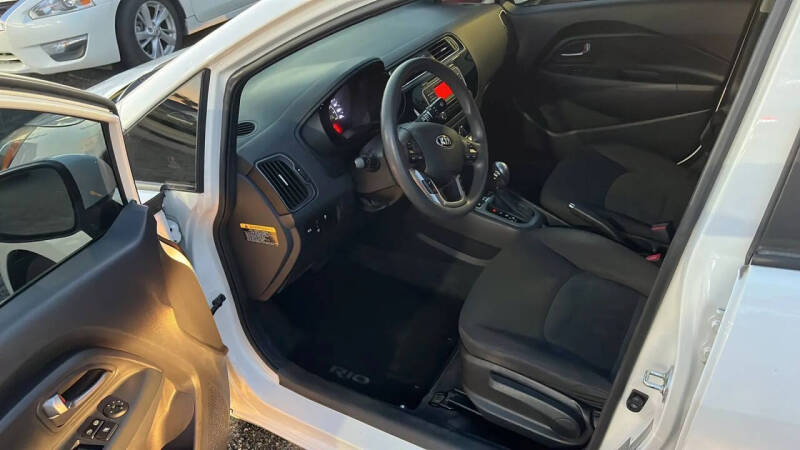 2017 Kia Rio 5-Door LX