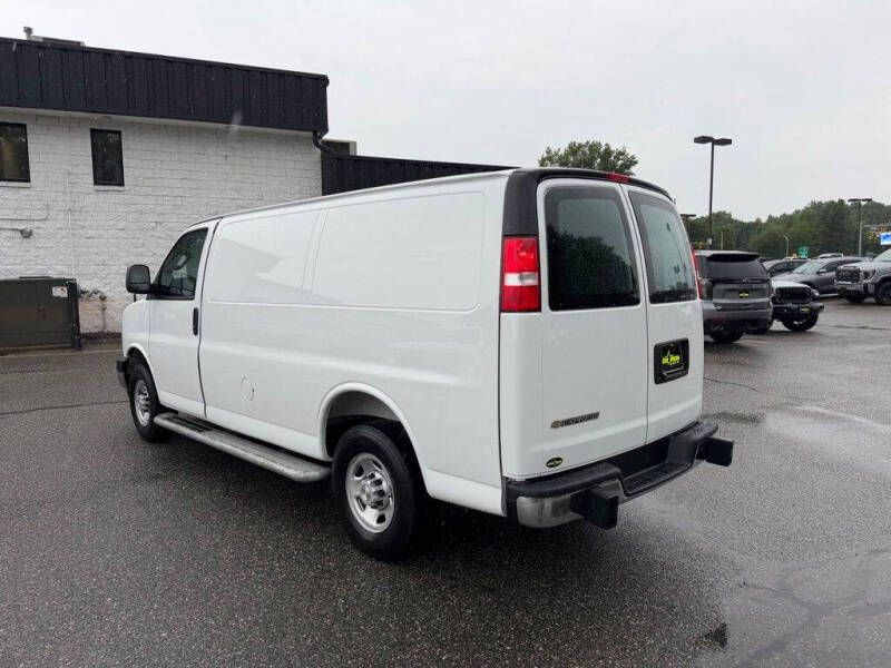 2025 Chevrolet Express 2500