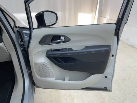 2024 Chrysler Pacifica Plug-In Hybrid Select