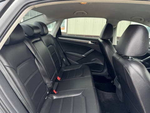 2018 Volkswagen Passat 2.0T R-Line