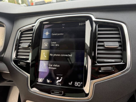 2016 Volvo XC90 T8 eAWD Momentum