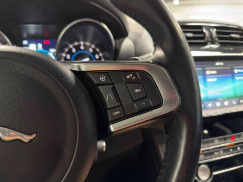 2020 Jaguar F-PACE 30t Prestige