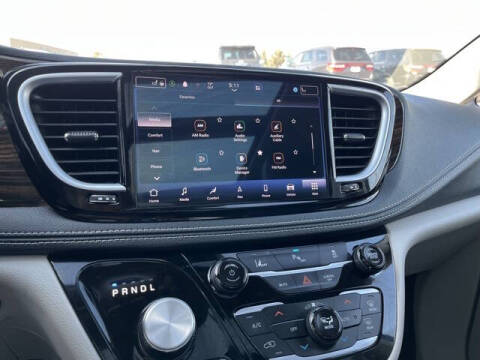 2023 Chrysler Pacifica Plug-In Hybrid Limited