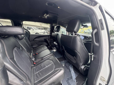 2020 Chrysler Pacifica Touring L