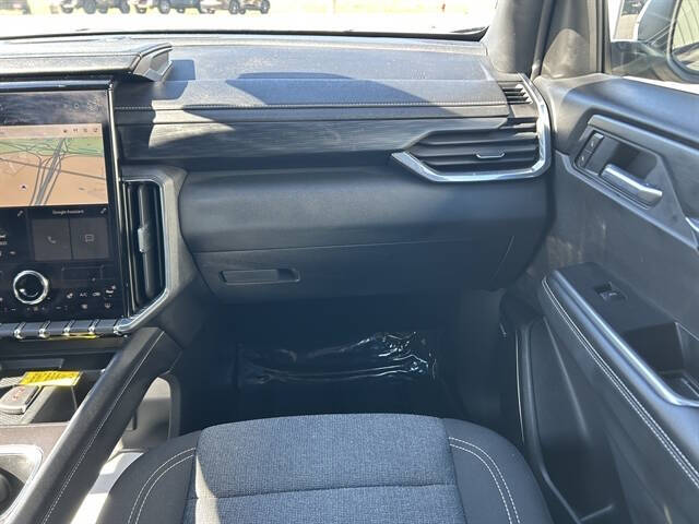 2025 GMC Acadia Elevation