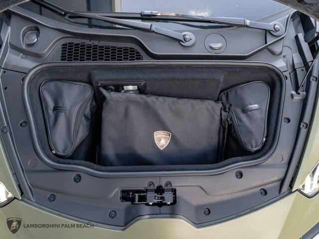 2023 Lamborghini Huracan Tecnica