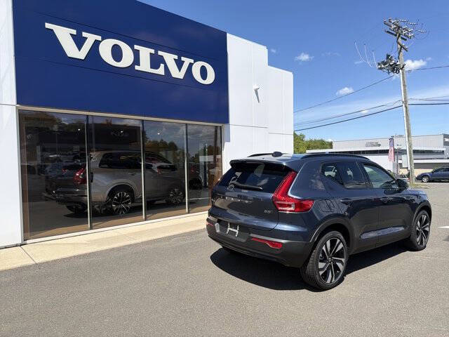2026 Volvo XC40 B5 Plus