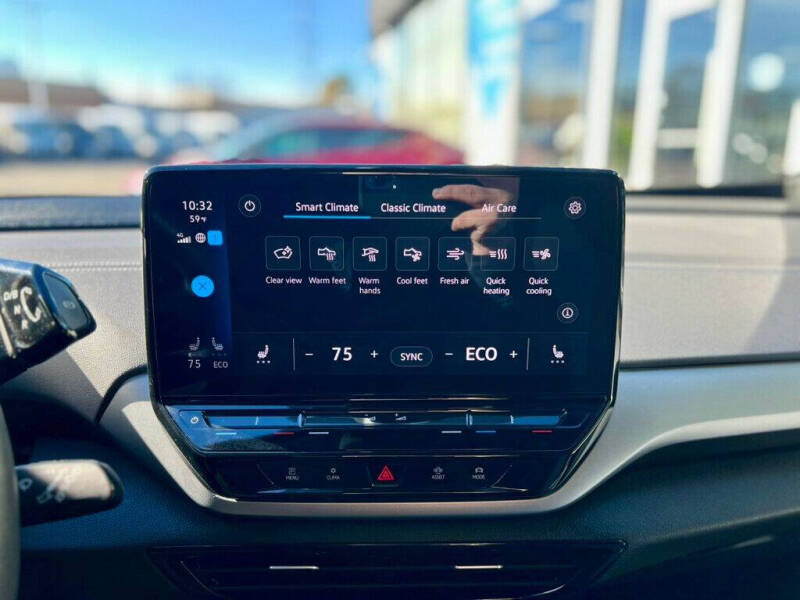 2023 Volkswagen ID.4 Pro