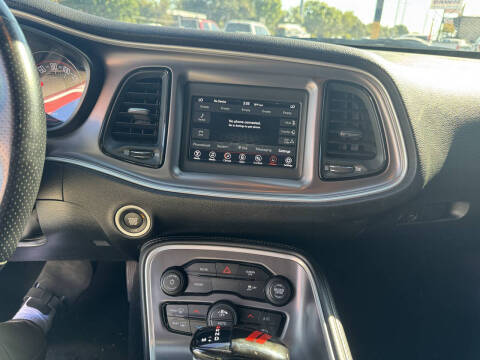 2021 Dodge Challenger SXT