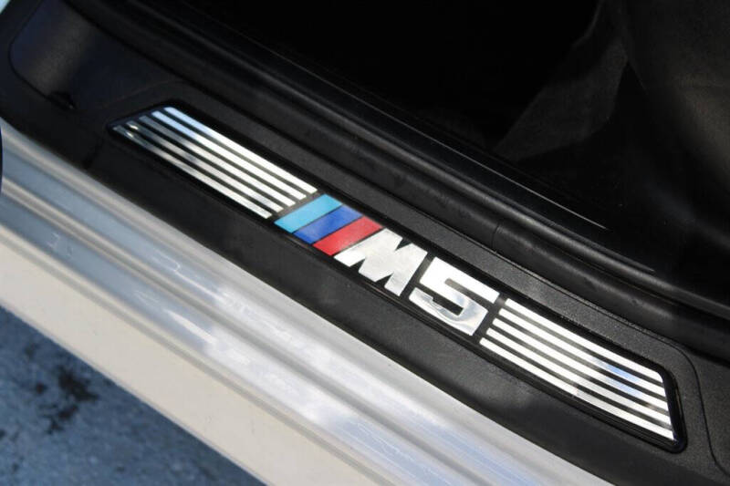 2001 BMW M5