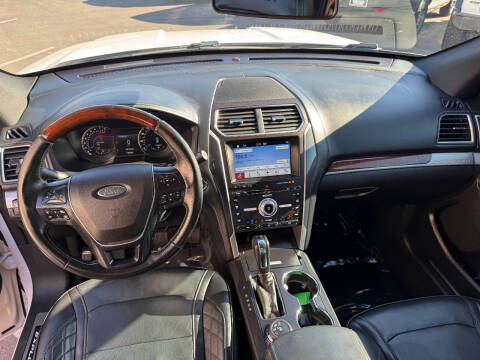 2017 Ford Explorer Platinum