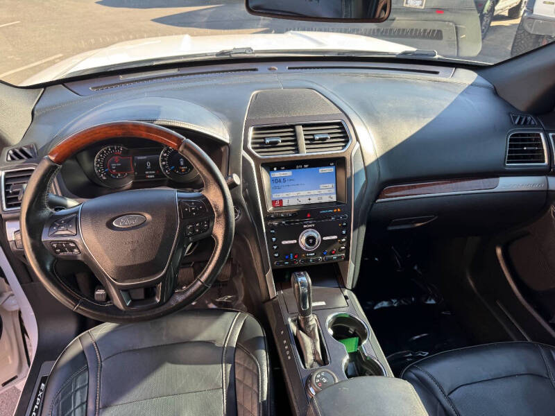 2017 Ford Explorer Platinum