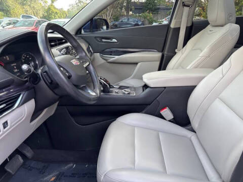 2023 Cadillac XT4 Luxury