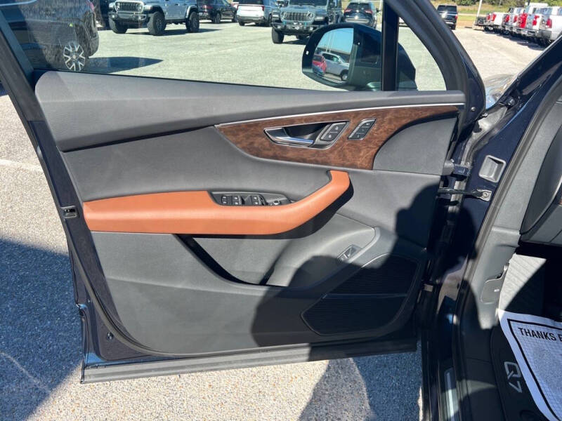 2025 Audi Q7 quattro Premium 45 TFSI