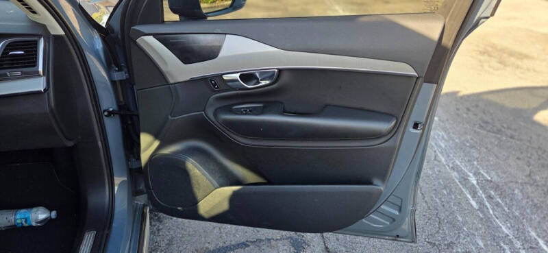 2021 Volvo XC90 T5 Momentum