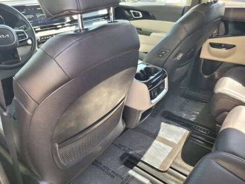 2024 Kia Carnival SX