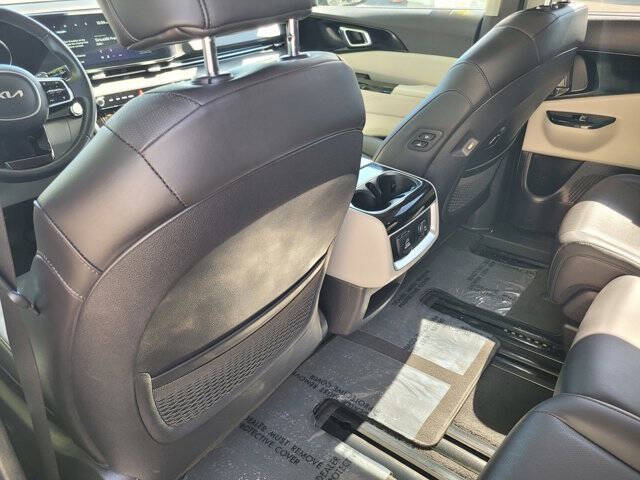 2024 Kia Carnival SX