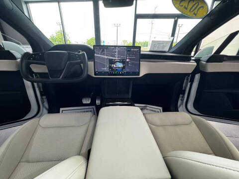 2023 Tesla Model X Standard Range