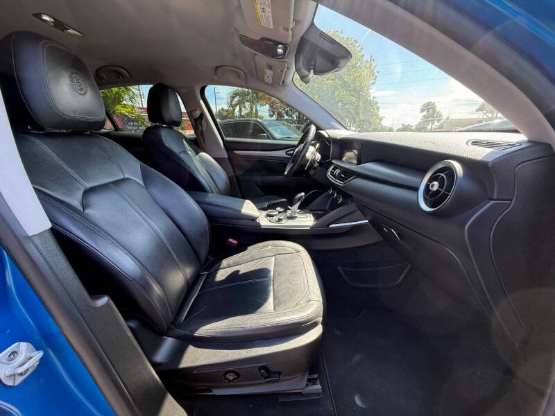 2019 Alfa Romeo Stelvio Sport
