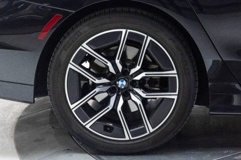 2023 BMW 7 Series 740i