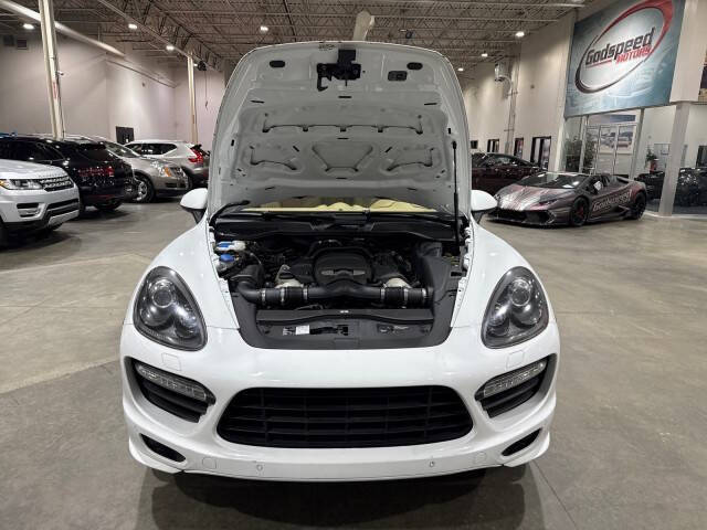 2013 Porsche Cayenne GTS