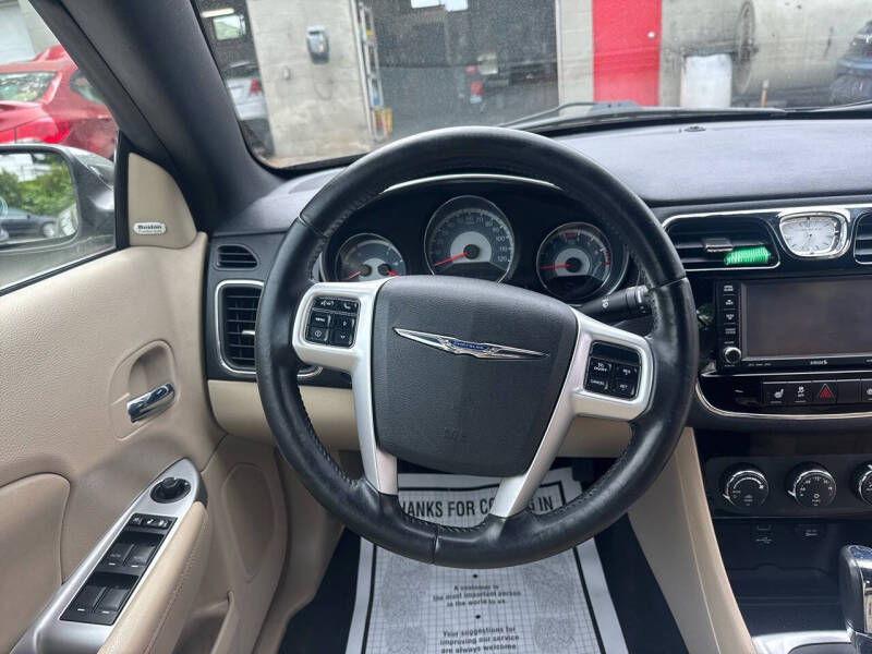2011 Chrysler 200 Limited
