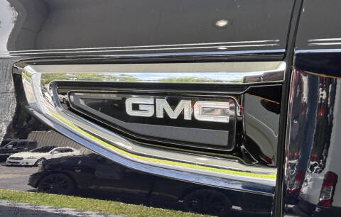 2023 GMC Yukon SLT