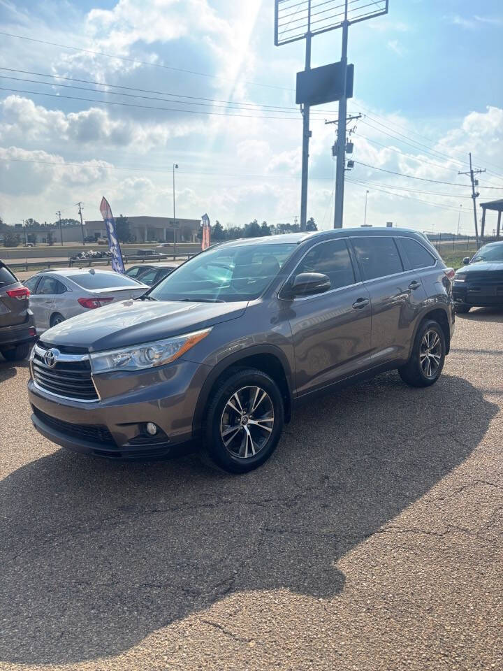 2016 Toyota Highlander XLE's photo