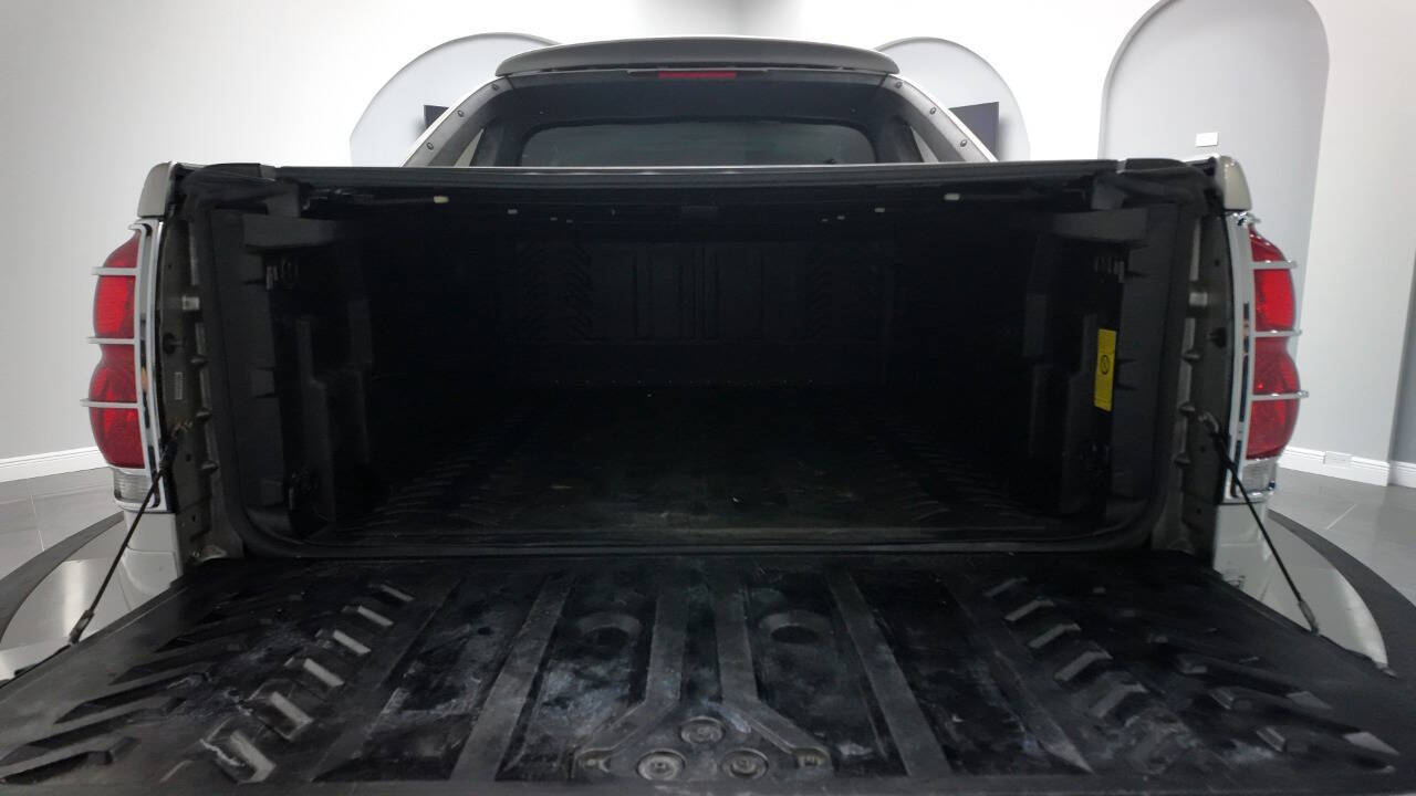 2004 Chevrolet Avalanche 18