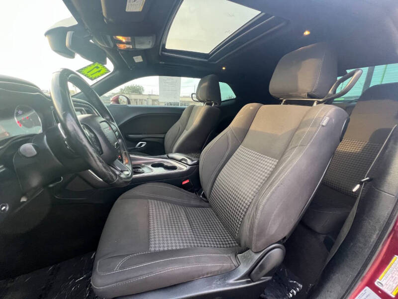 2017 Dodge Challenger SXT