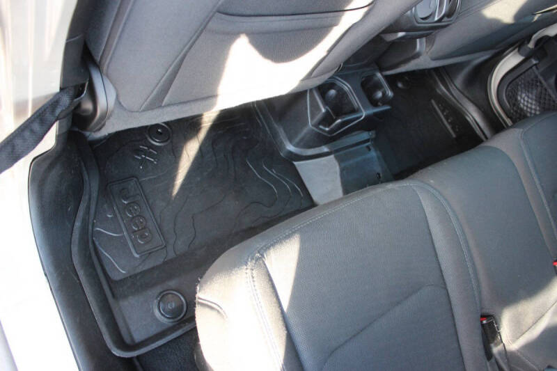 2020 Jeep Gladiator Sport