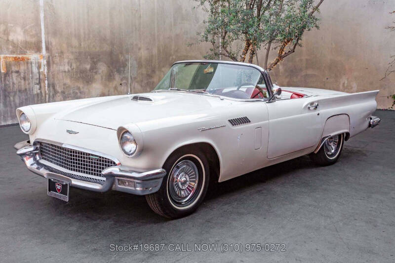 1957 Ford Thunderbird