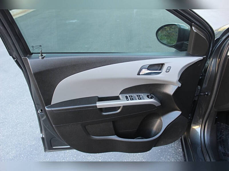 2019 Chevrolet Sonic Premier Auto