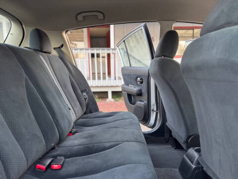2011 Nissan Versa 1.8 S