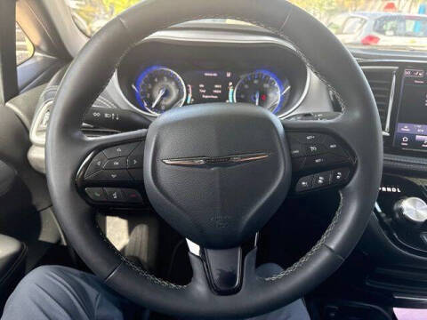 2024 Chrysler Pacifica Touring