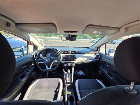 2022 Nissan Versa SV