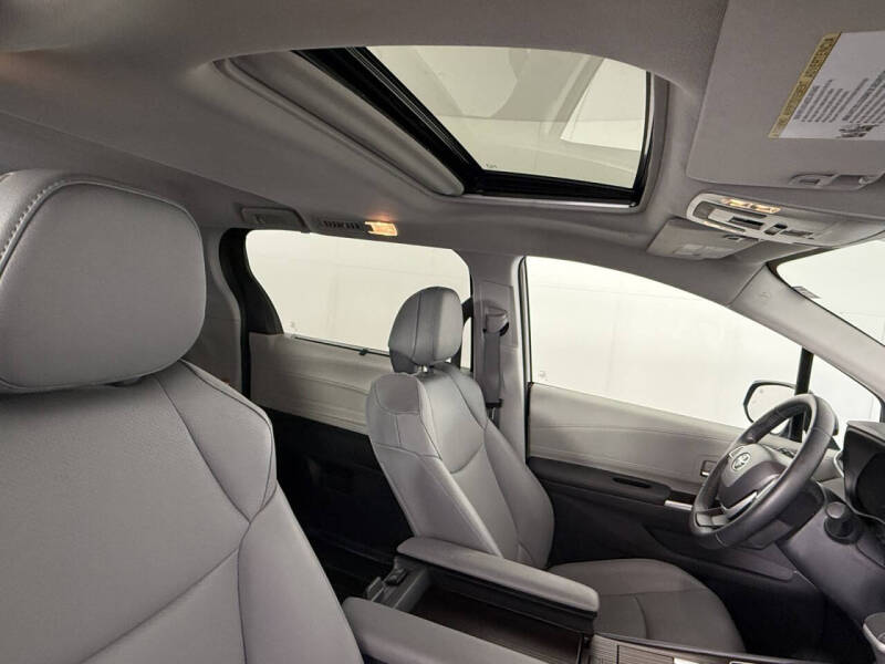 2022 Toyota Sienna XLE 7-Passenger