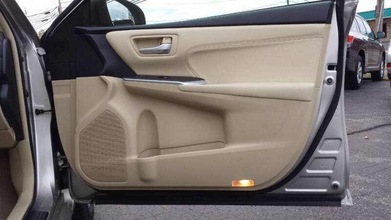 2015 Toyota Camry Hybrid XLE