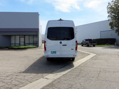 2022 Mercedes-Benz Sprinter Limousine