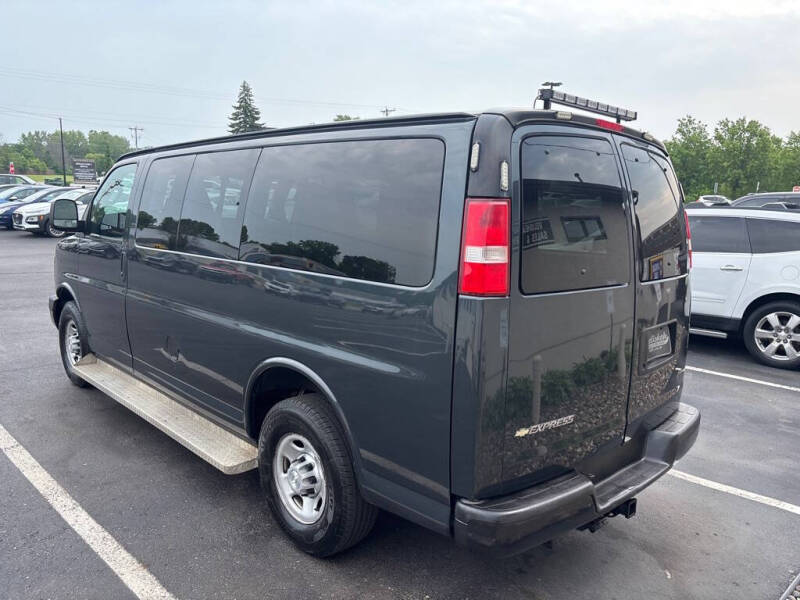 2017 Chevrolet Express LS 2500
