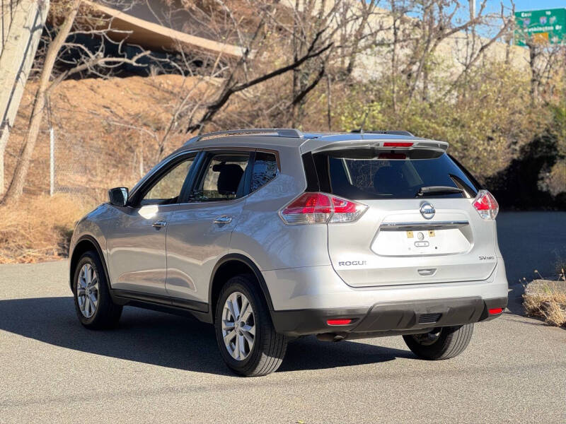 2016 Nissan Rogue SV photo 12